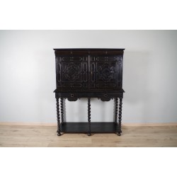 Cabinet en bois noirci époque XVIIe siècle