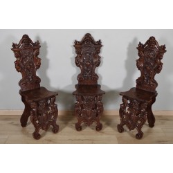 Trois chaises "escabelle" style Renaissance